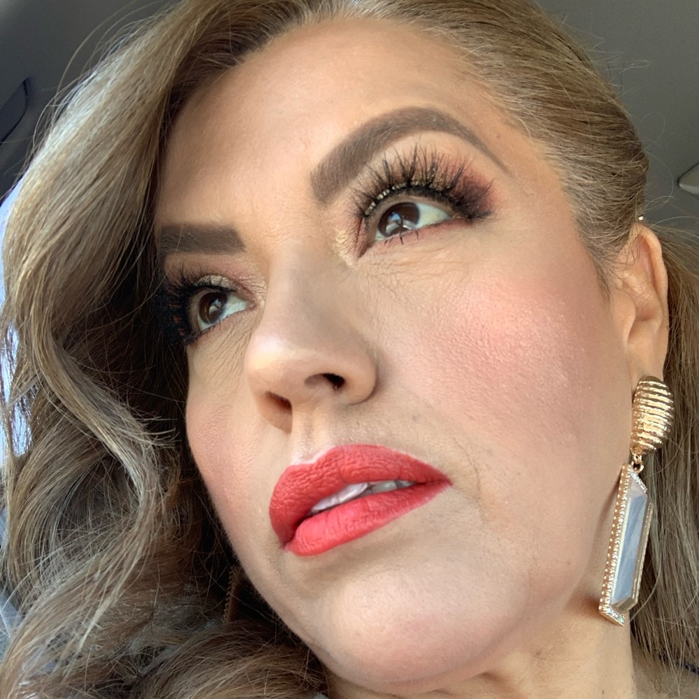 Meet your Posher, Lupita